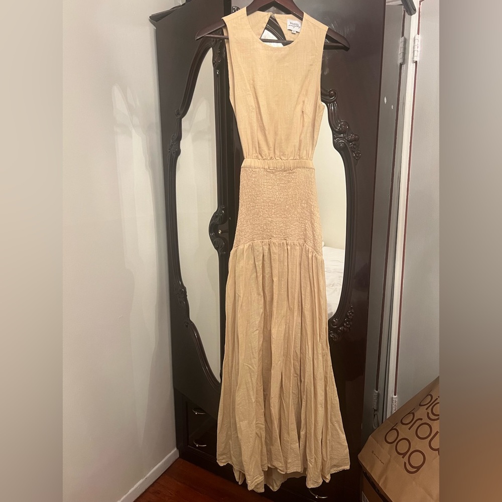 Summer backless linen dress